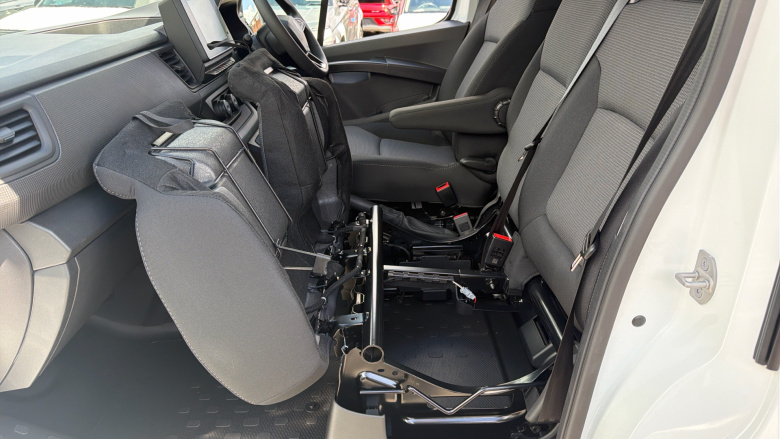 Renault Trafic Swb Diesel SL30 Blue dCi 130 Advance [Safety] Van